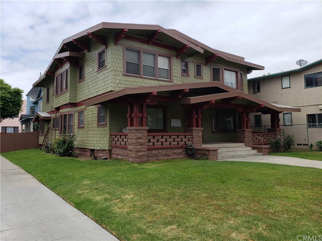 605 Cedar Avenue - Photo 1