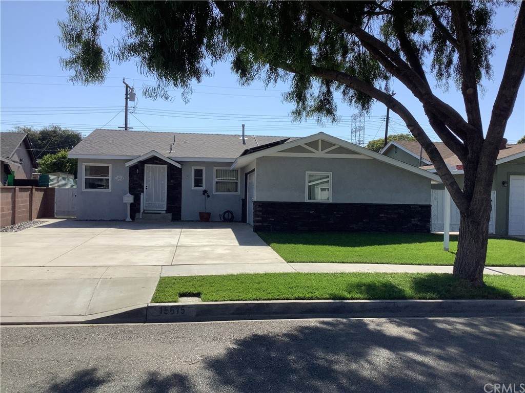 15615 Pitts Avenue - Photo 1