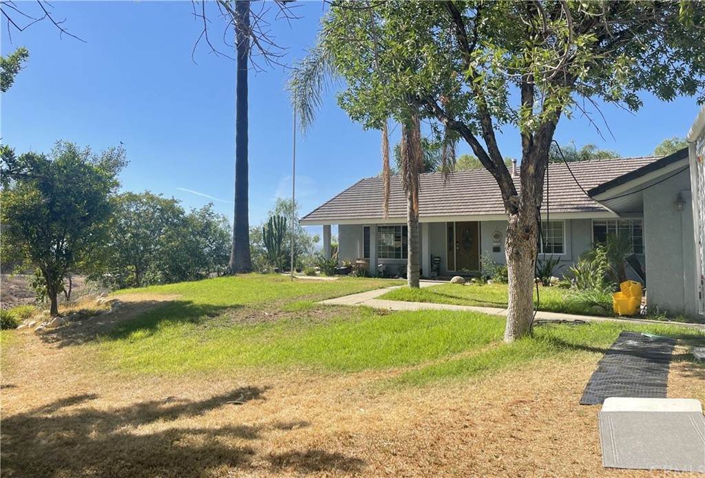 17660 Mariposa Avenue - Photo 1