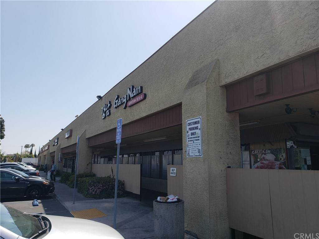 21004 Pioneer Boulevard - Photo 1