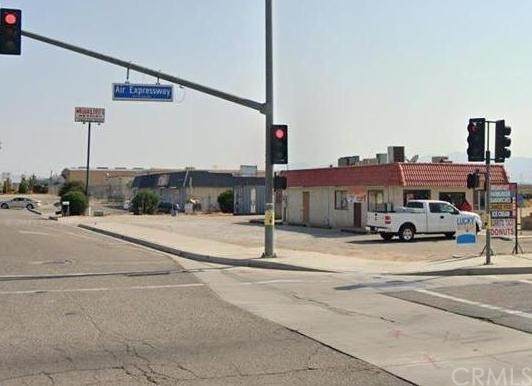 12091 Air Expressway - Photo 1