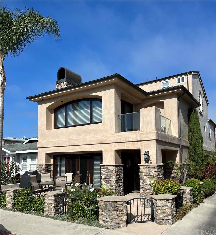 306 Island Avenue - Photo 1