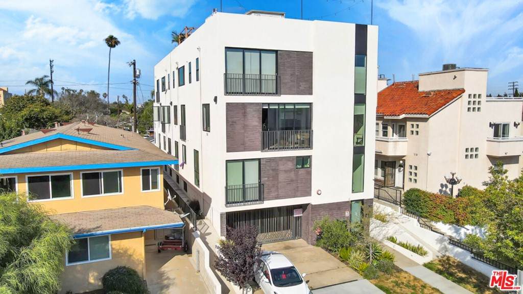 2432 Penmar Avenue - Photo 1