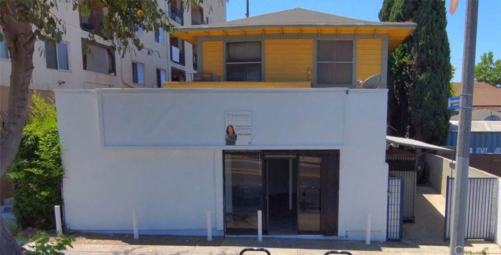 1814 Temple Street - Photo 1