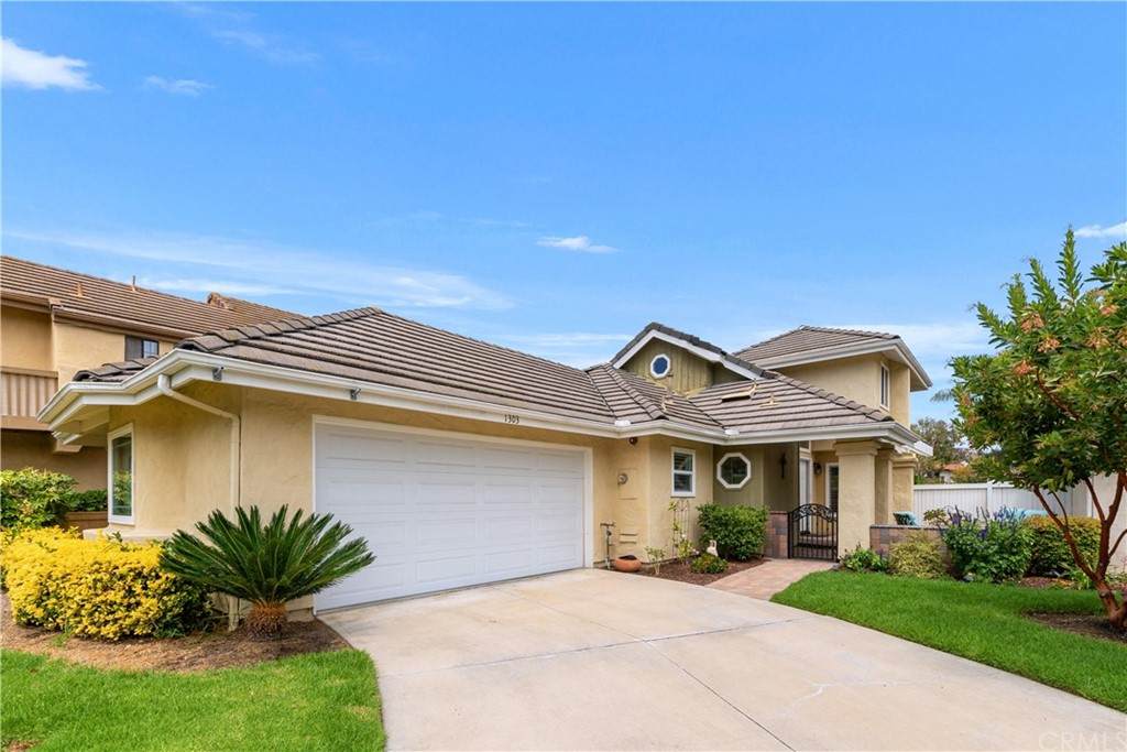 1303 Calle Emilia - Photo 1