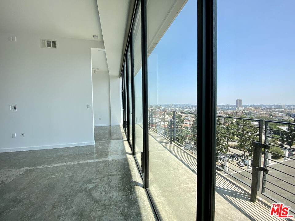 1115 Sunset Boulevard - Photo 1