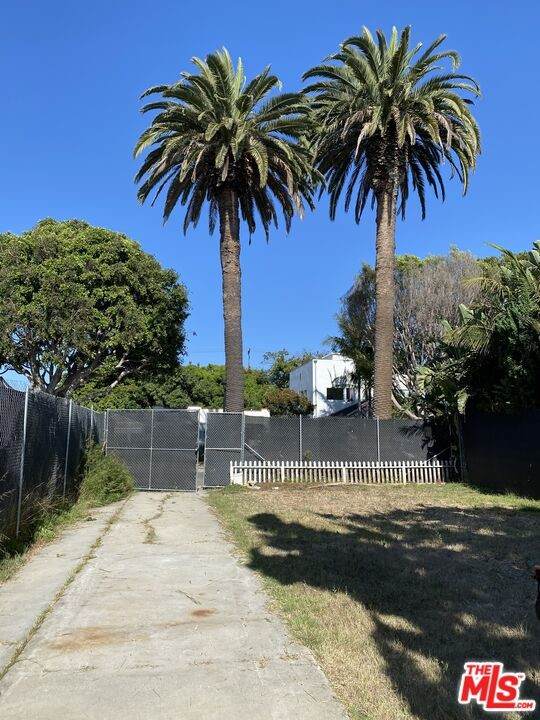 4177 Mildred Avenue - Photo 1