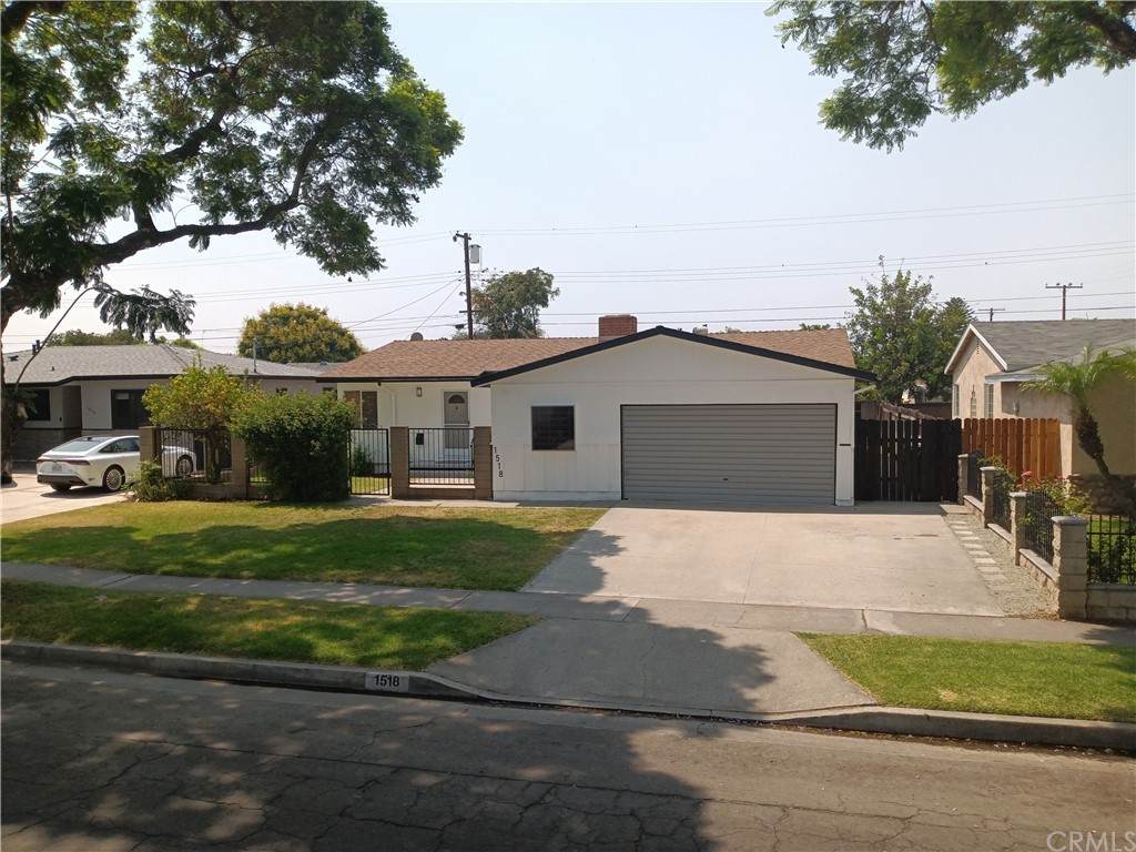 1518 West Oak Ave - Photo 1