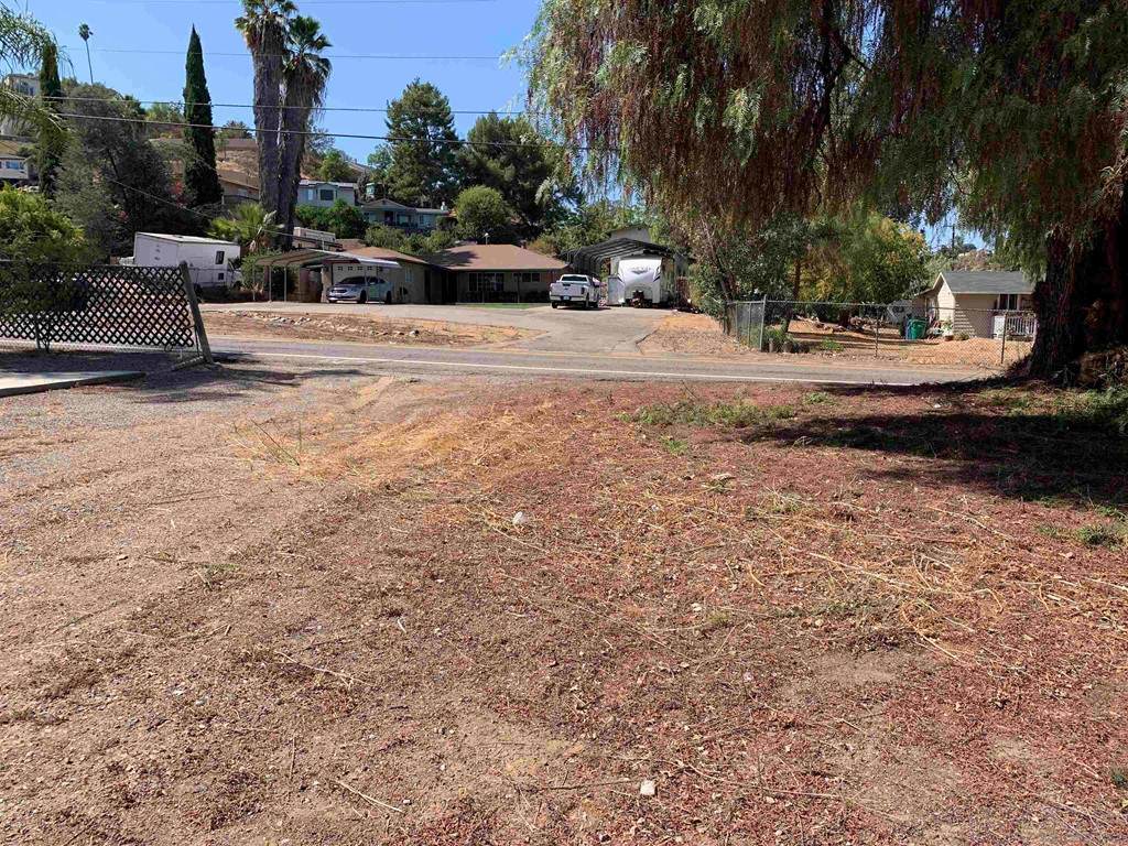 9647 Riverview Ave - Photo 1