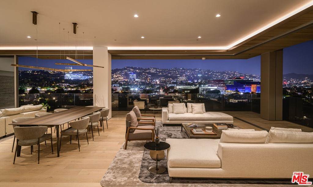 8899 Beverly Boulevard - Photo 1