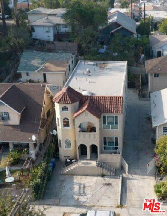 645 Cummings Street - Photo 1
