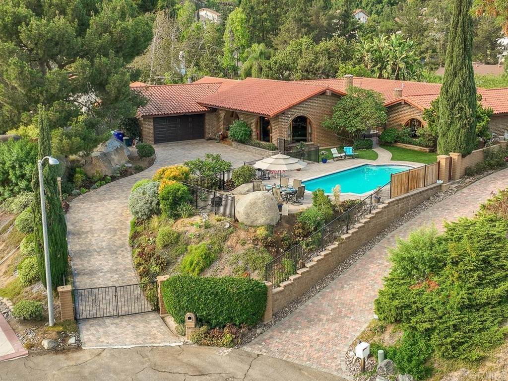 1402 Hidden Mesa View Drive - Photo 1