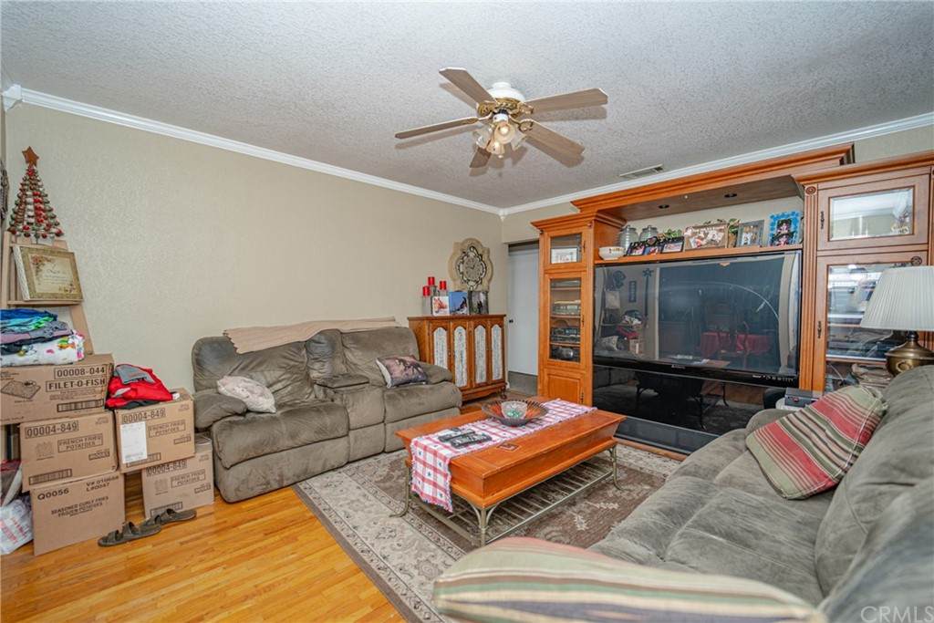 12141 Roswell Avenue - Photo 1
