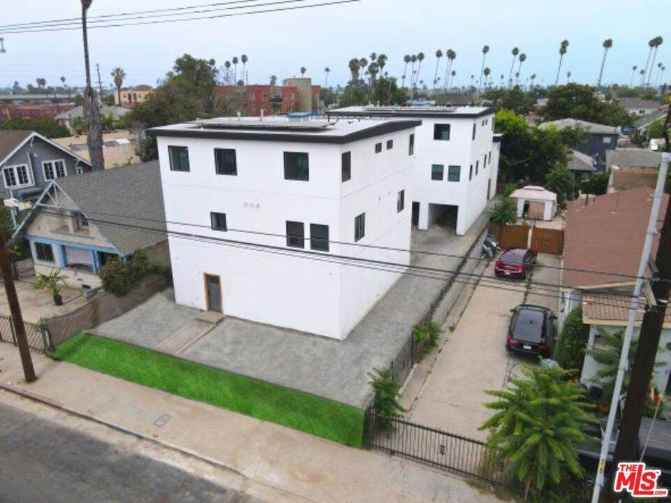 532 Vernon Avenue - Photo 1