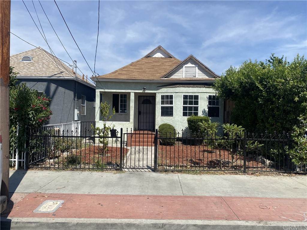 134 Clarence Street - Photo 1