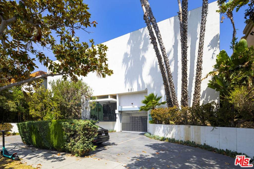 621 San Vicente Boulevard - Photo 1