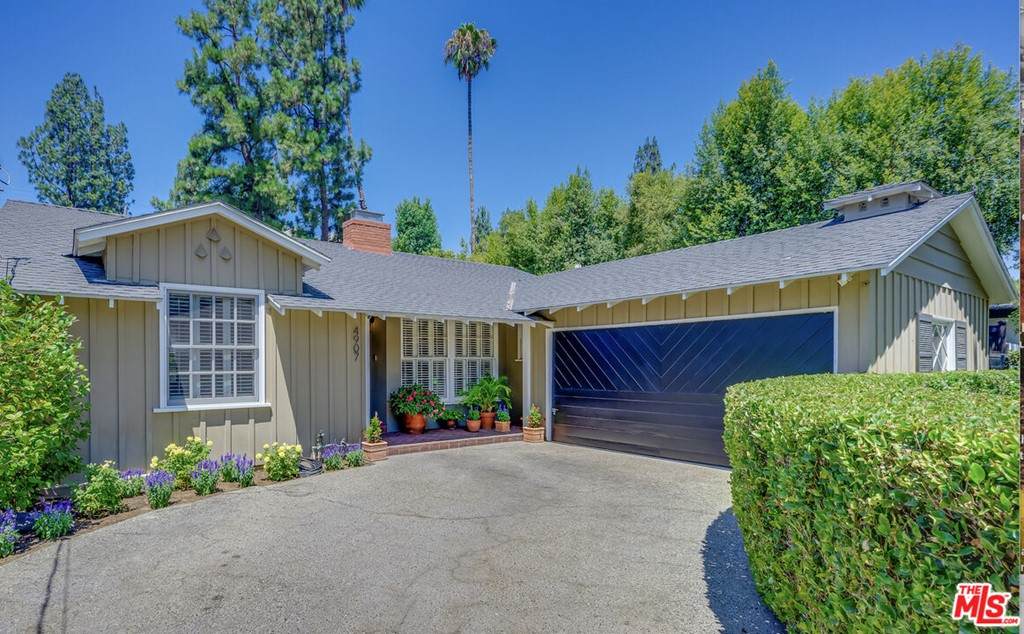 4907 Alcove Avenue - Photo 1