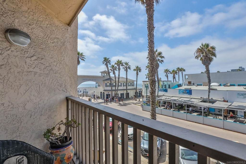 4465 Ocean Blvd - Photo 1