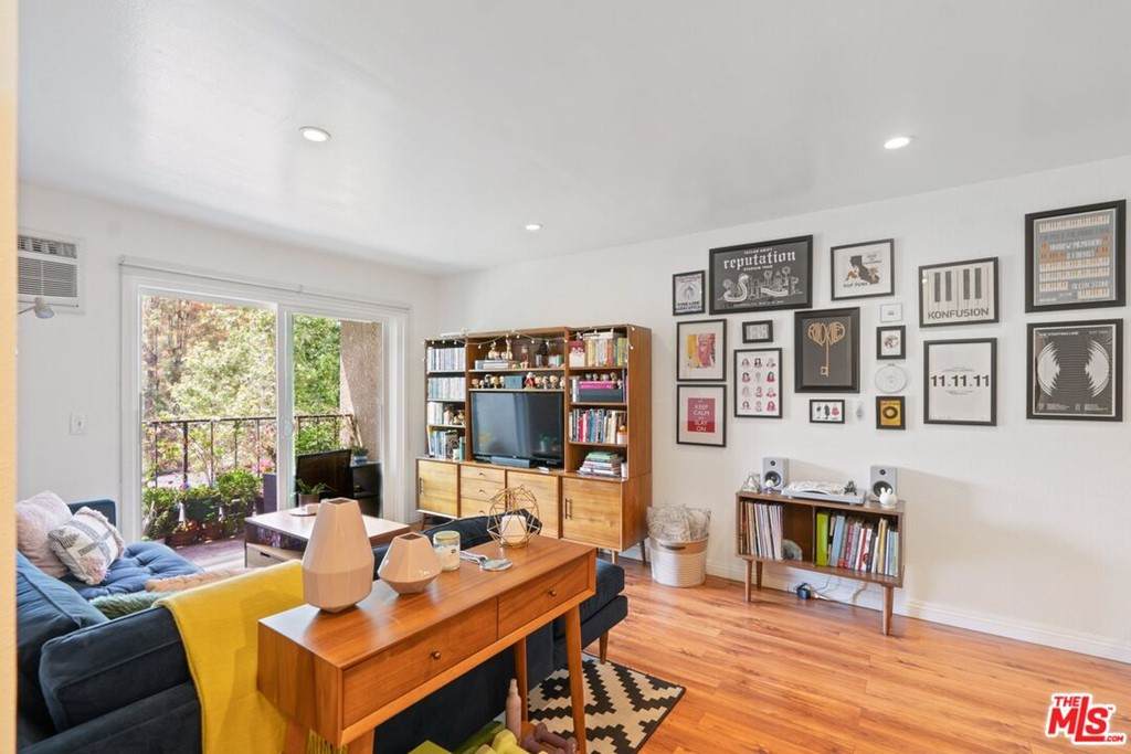 5036 Echo Street - Photo 1