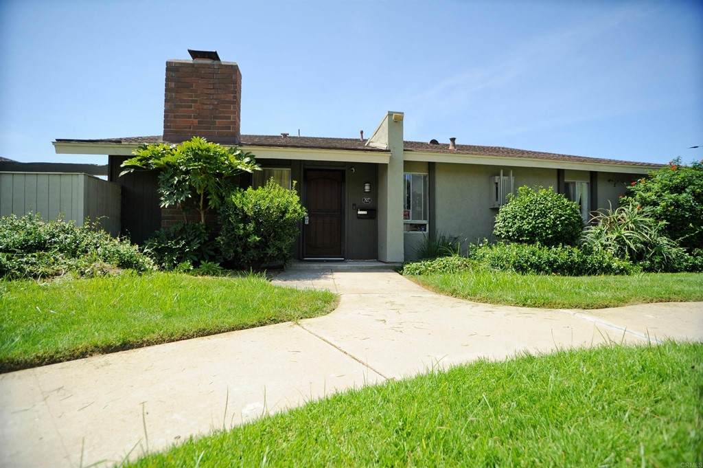 327 Los Arbolitos Boulevard - Photo 1