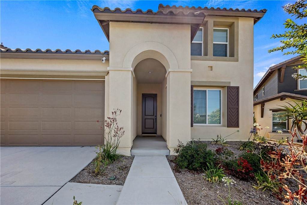 38193 Hampton Court - Photo 1