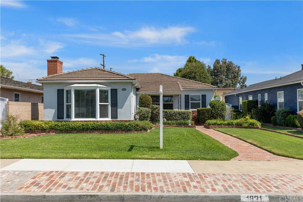 1821 Marshall Place - Photo 1