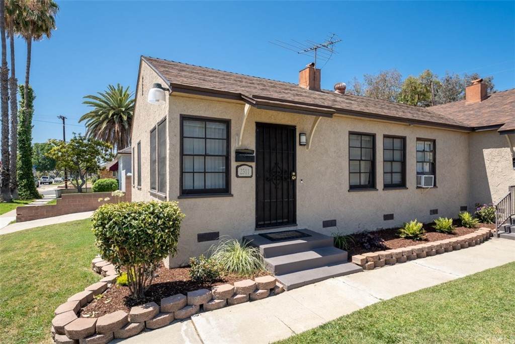 2311 Termino Avenue - Photo 1
