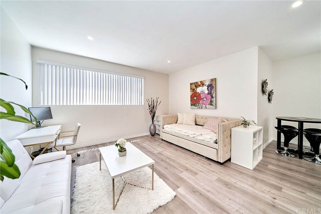 400 La Fayette Park Place - Photo 1