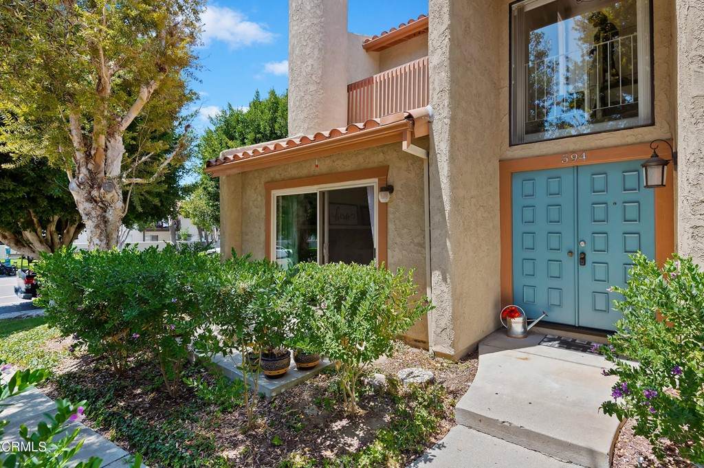 594 Rosewood Avenue - Photo 1