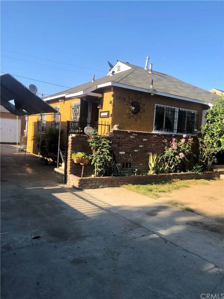 1901 Pine Street - Photo 1