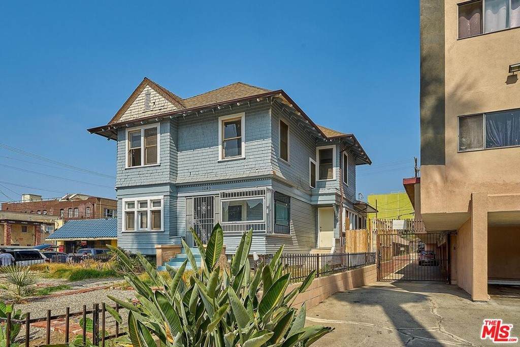 1045 Union Avenue - Photo 1