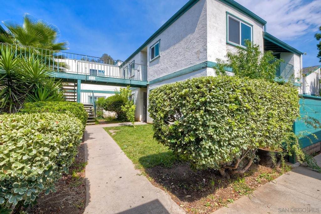 1811 Grand Ave - Photo 1