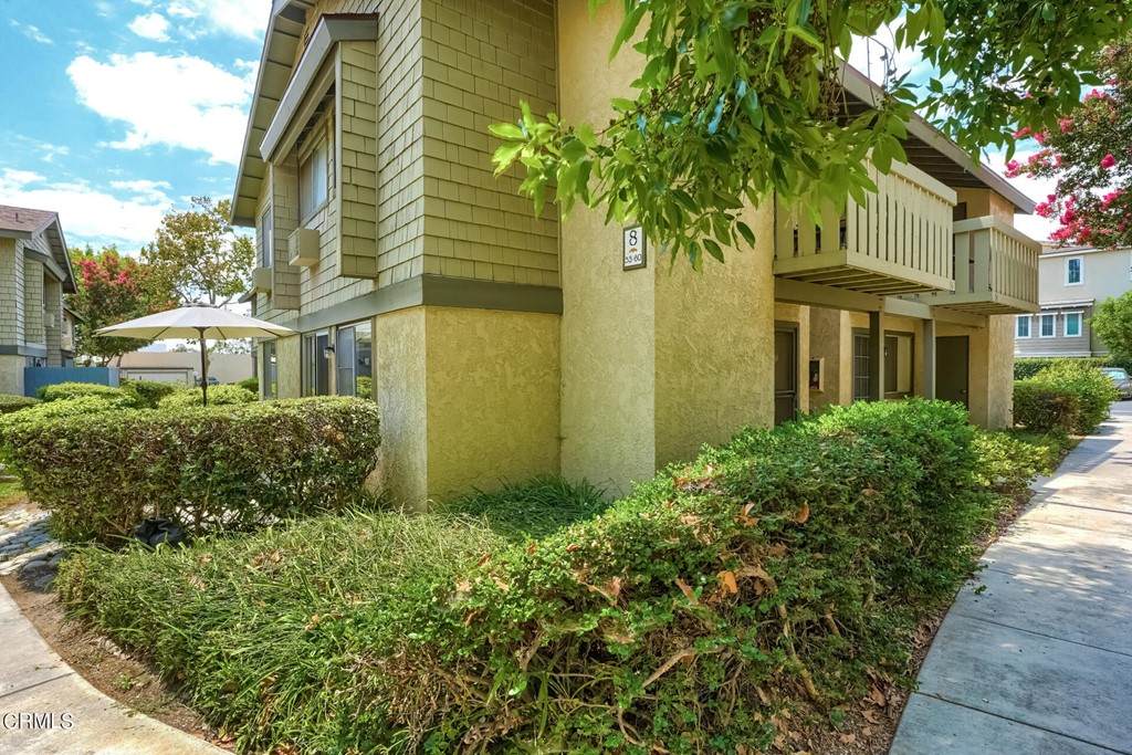 960 Bonita Avenue - Photo 1