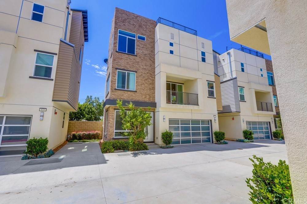 577 Donovan Lane - Photo 1