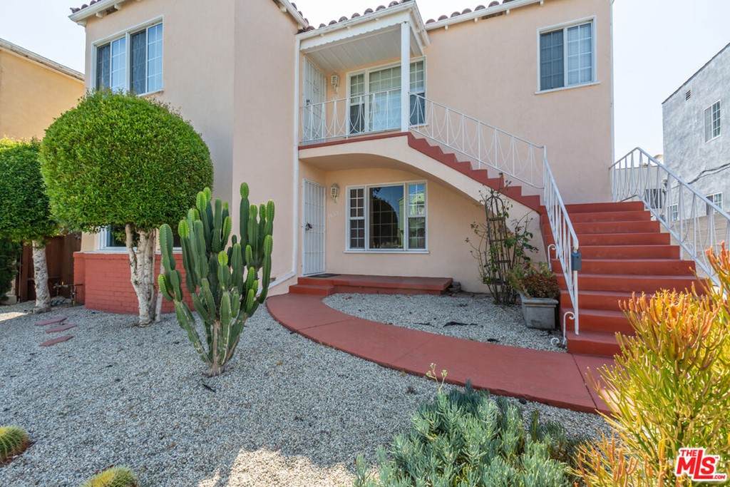 1429 Curson Avenue - Photo 1