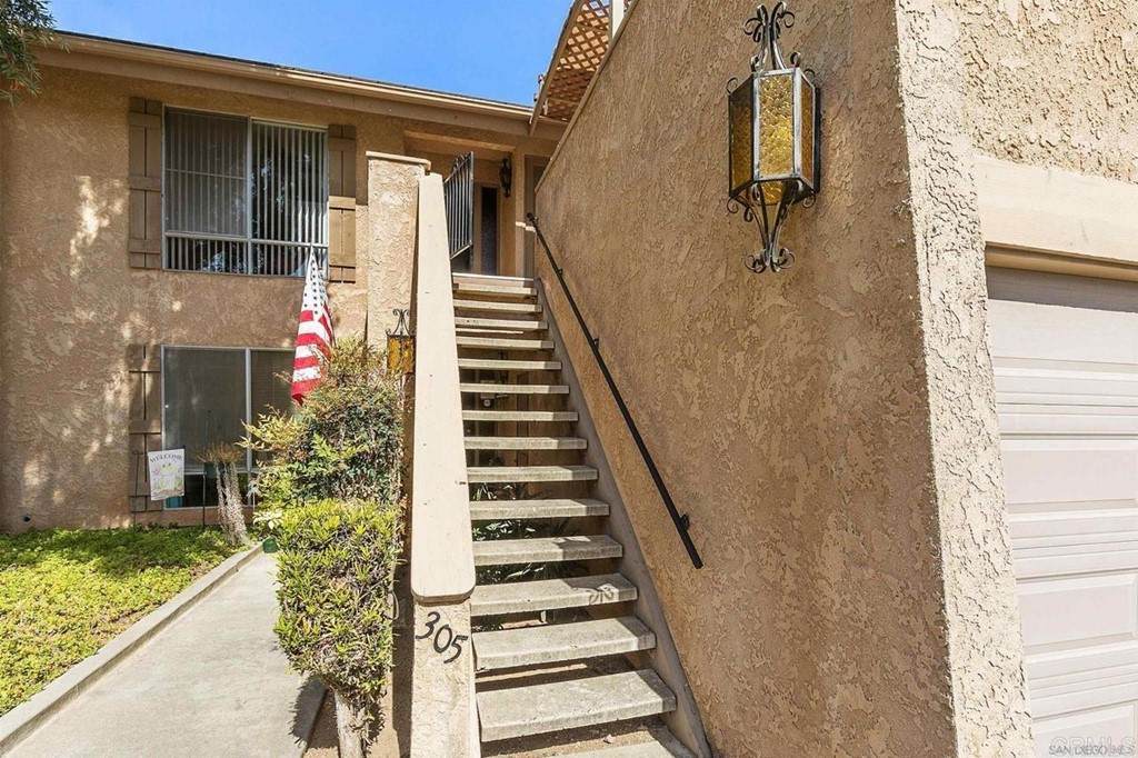 305 Ivy Terrace - Photo 1