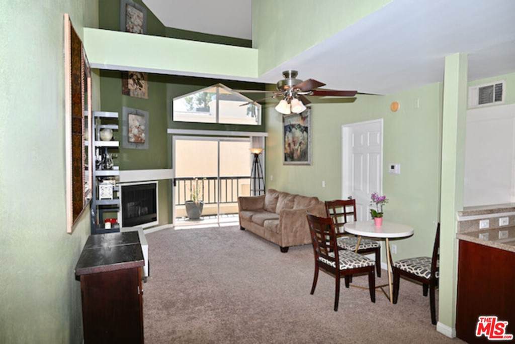 5500 Owensmouth Avenue - Photo 1
