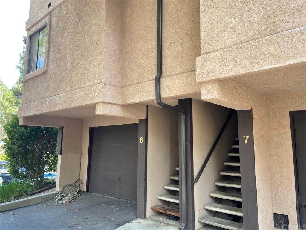 3003 Rockview Place - Photo 1