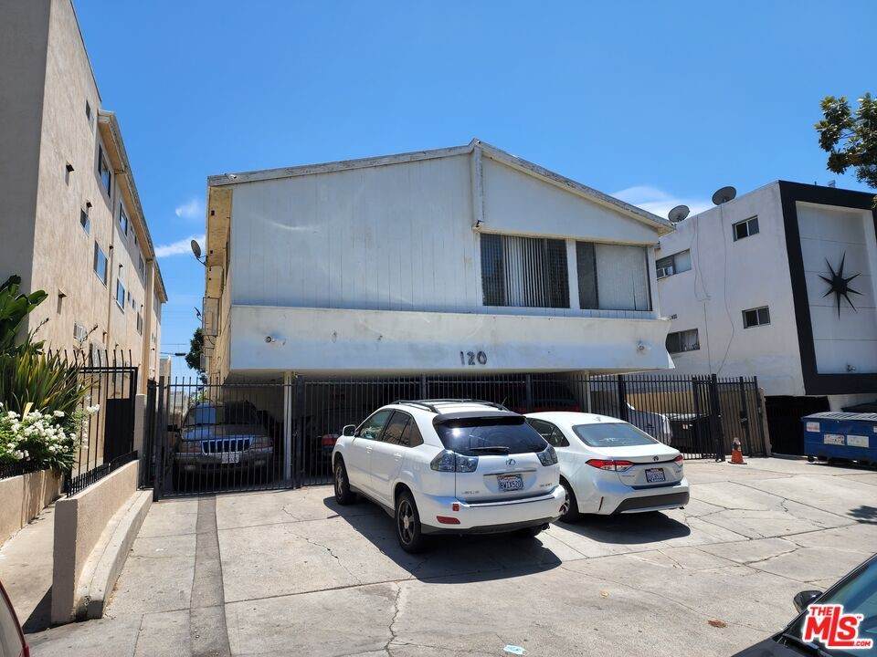 120 Oxford Avenue - Photo 1