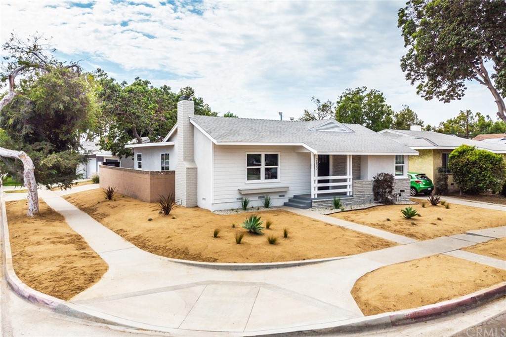 2603 Ostrom Avenue - Photo 1
