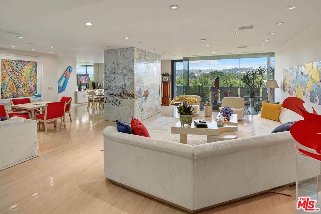 10375 Wilshire Boulevard - Photo 1