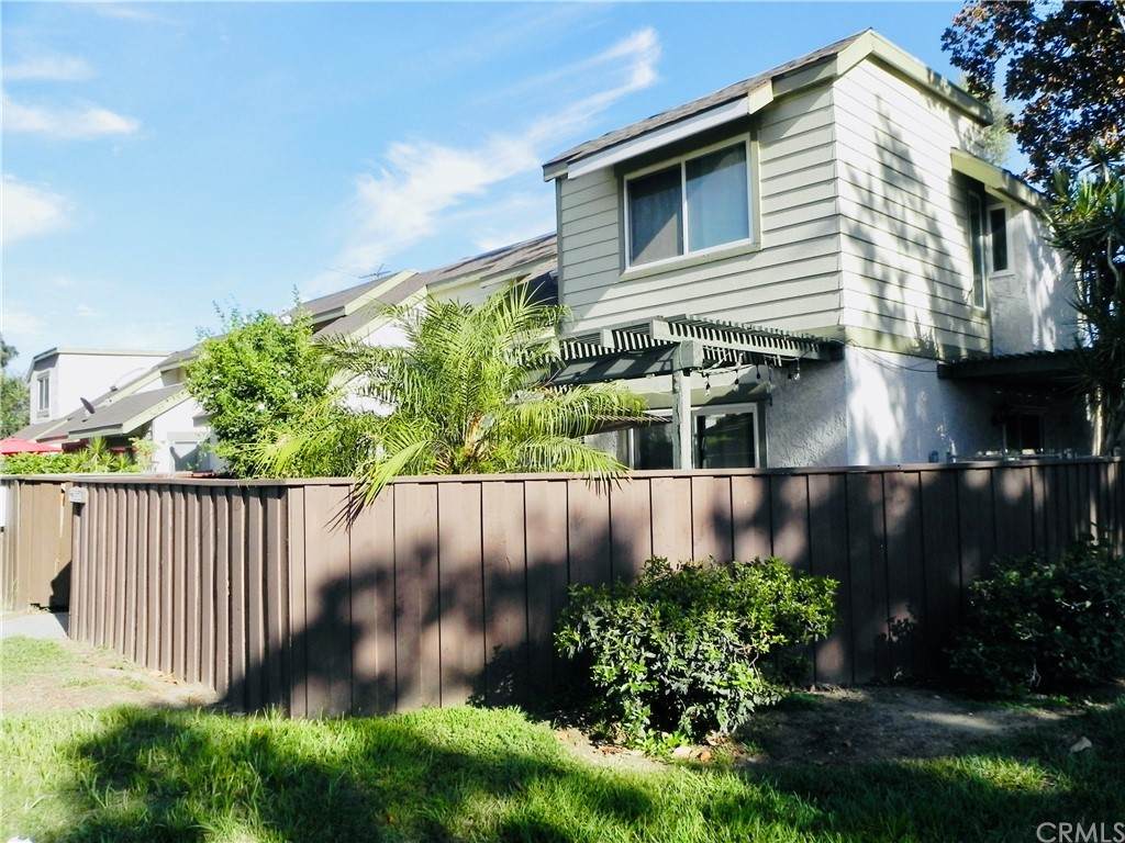 2355 Greenwood Place - Photo 1