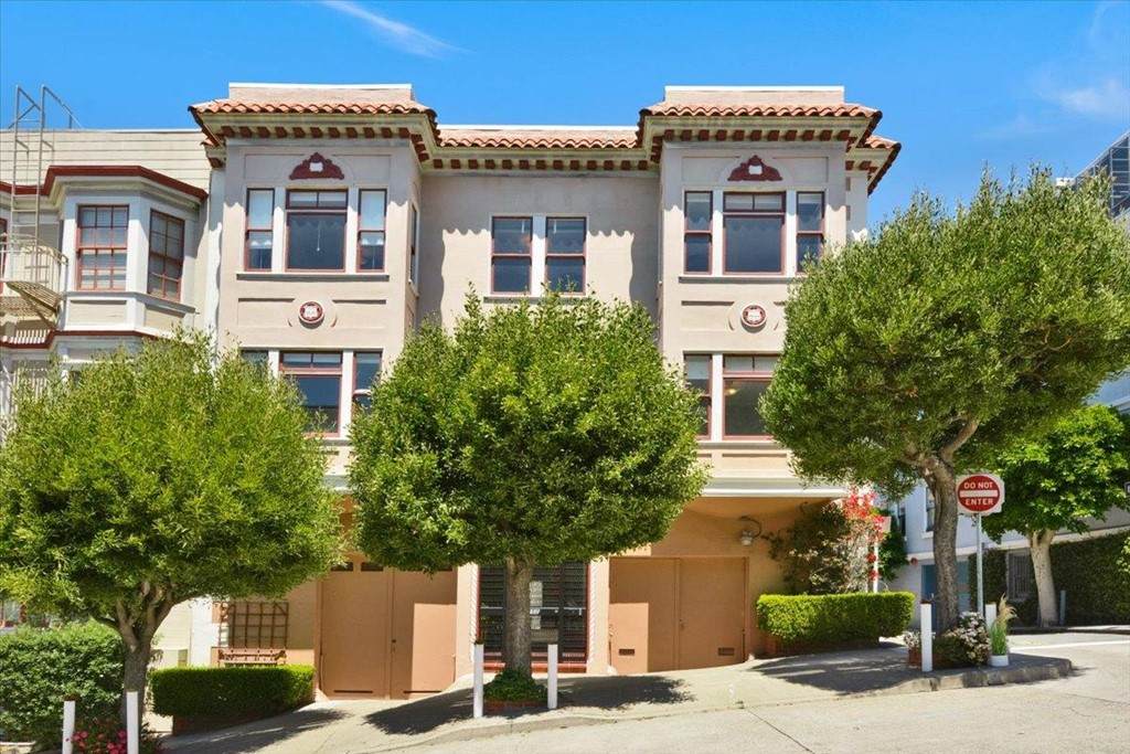 350 Green Street - Photo 1