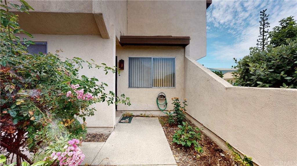 16710 Orange Avenue - Photo 1