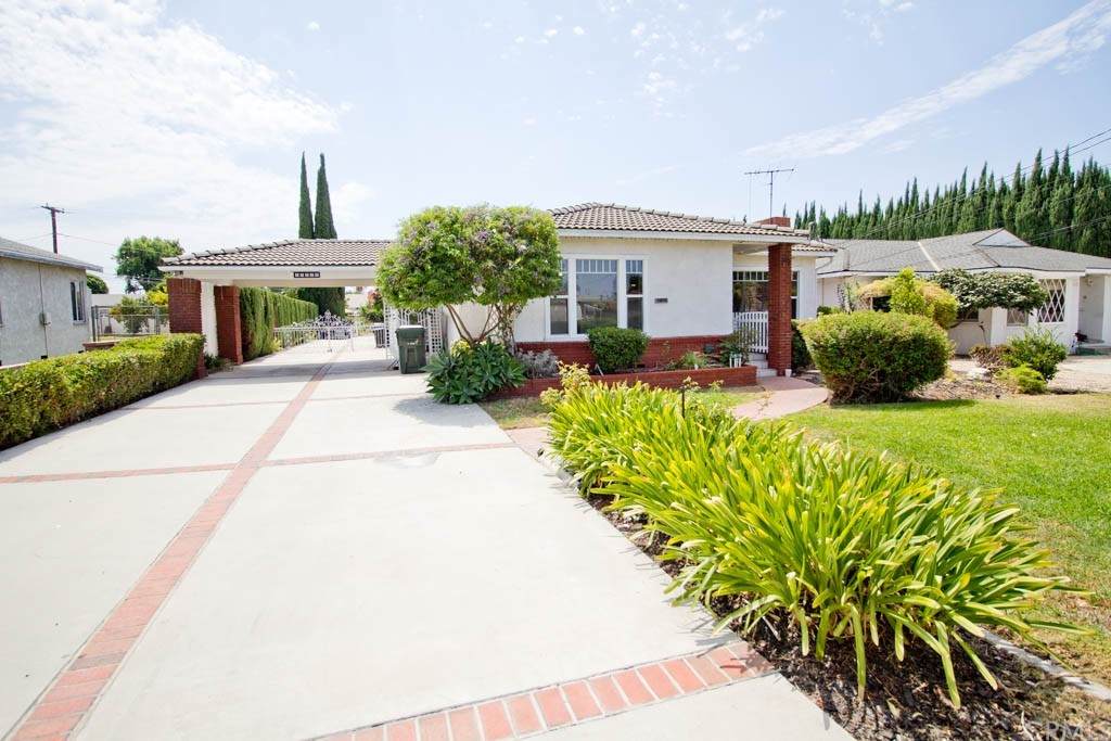 10216 Valley View Avenue - Photo 1