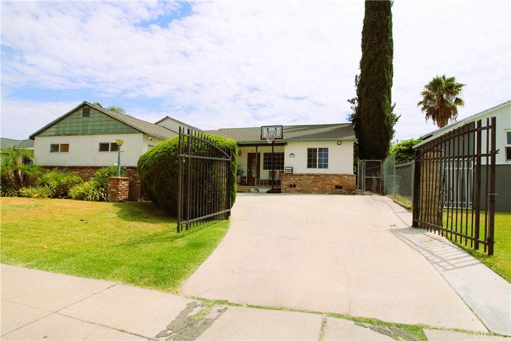 19624 Kittridge Street - Photo 1