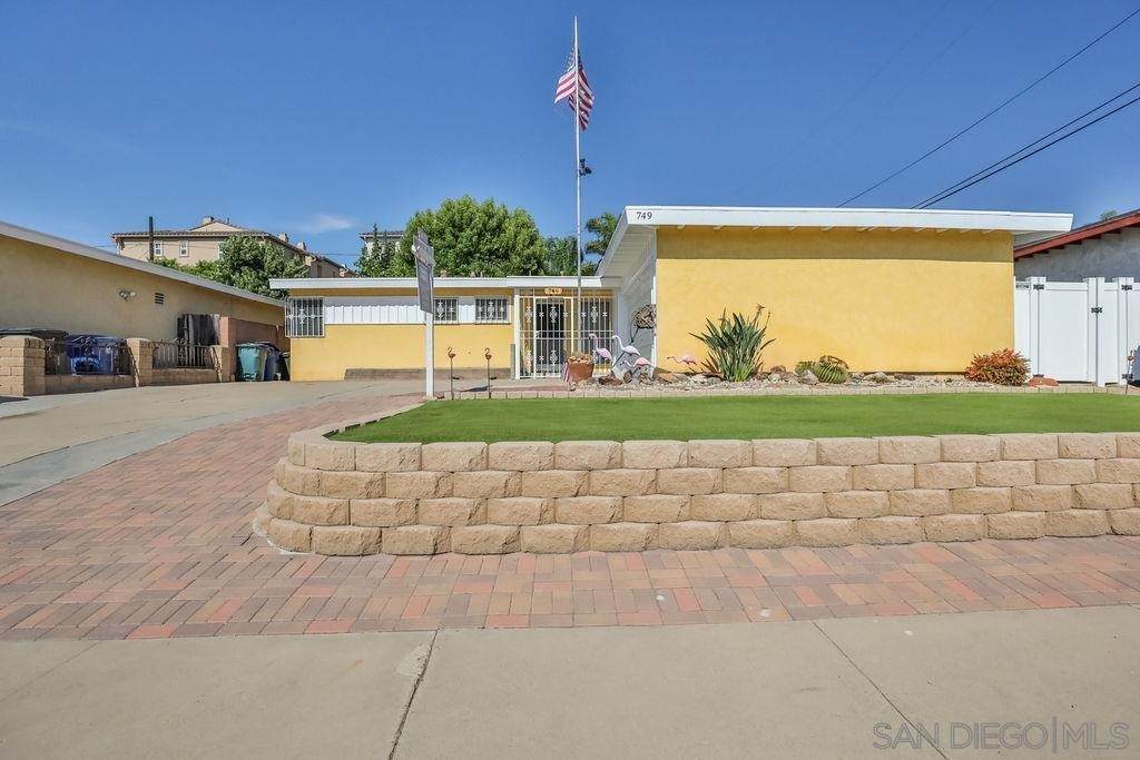 749 Riverlawn Ave - Photo 1