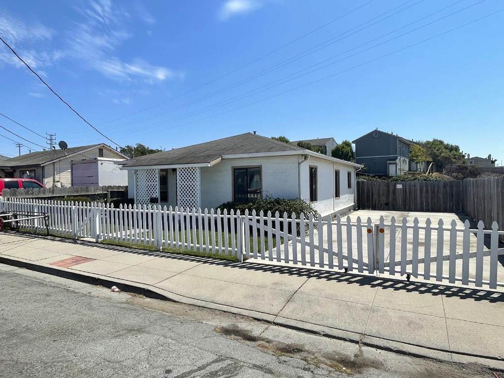 11 Preston Street - Photo 1