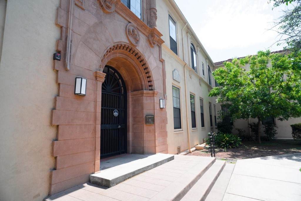 516 Martha Street - Photo 1