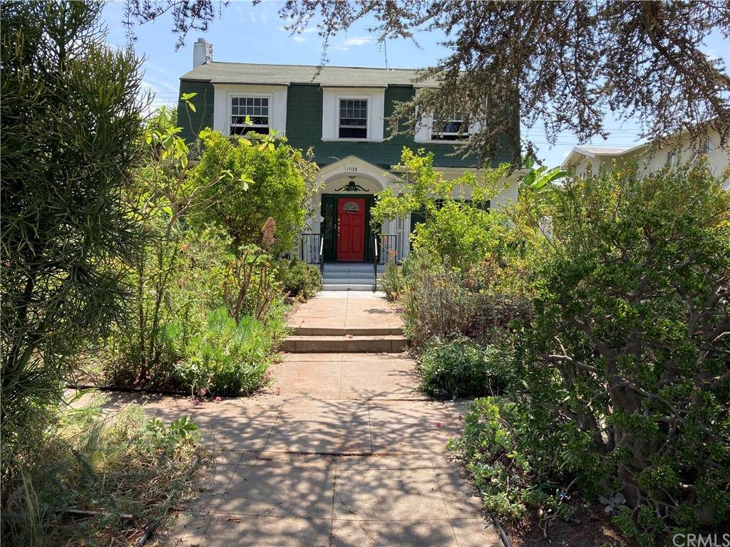 1938 Victoria Avenue - Photo 1